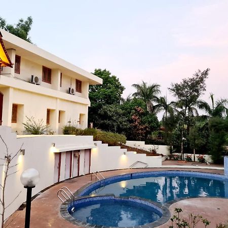 Arcus Villa - Swimming Pool/Ac/Luxurious Mahābaleshwar Екстериор снимка