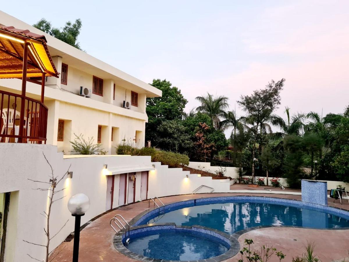 Arcus Villa - Swimming Pool/Ac/Luxurious Mahābaleshwar Екстериор снимка